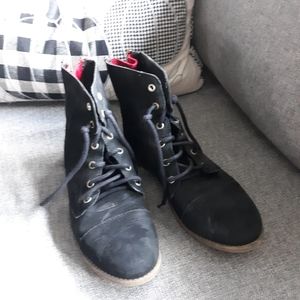 Black Steve Madded combat boots size 10